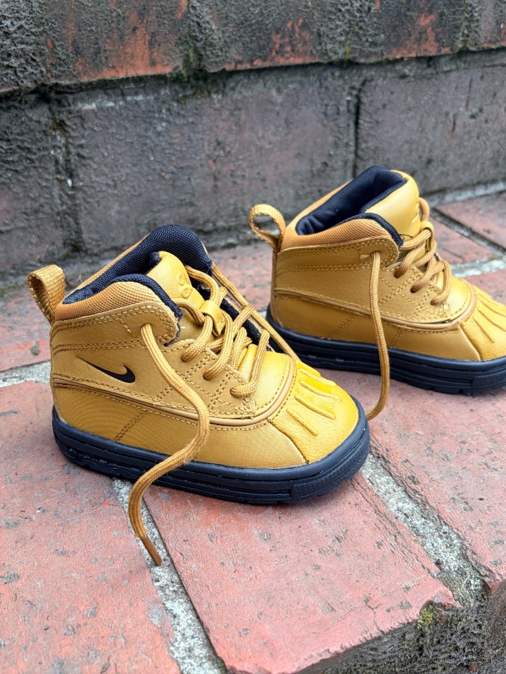 (Like New) Nike ACG Toddler Boots - Size 5C